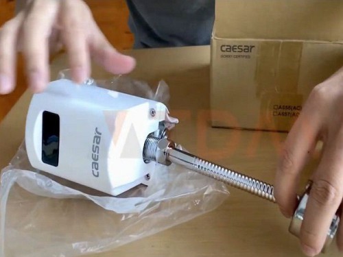 Van xả cảm ứng tiểu nam Caesar A657DC-PW (Pin)