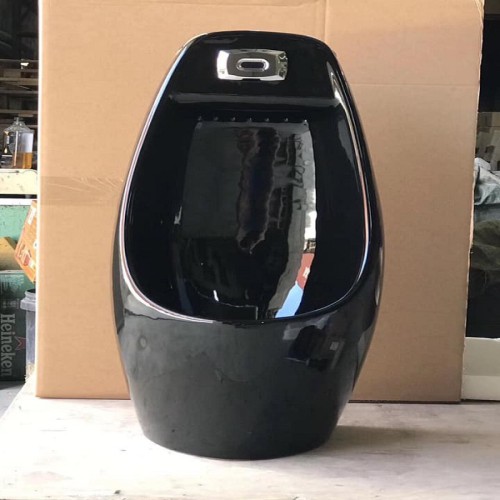 Tiểu nam treo tường mạ màu đen Miken MKT-80011B