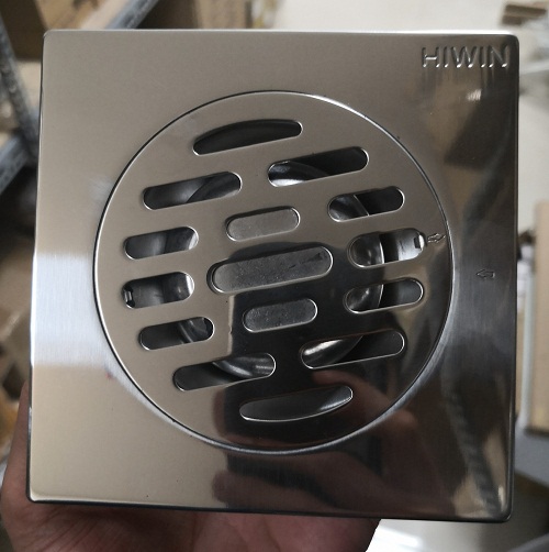 Ga thoát sàn phi 90 Hiwin FD-8210A (Inox 304 mờ)
