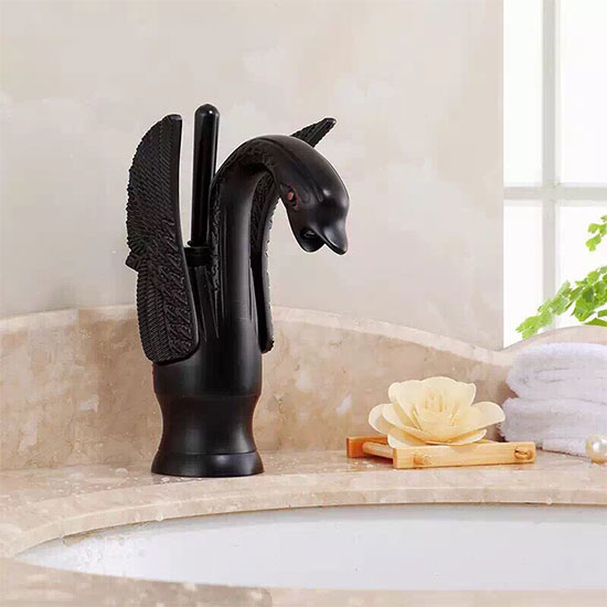 Vòi chậu lavabo mạ vàng Daelim 04 - Image 4