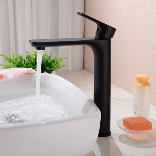 Vòi chậu rửa mặt nóng lạnh mạ vàng HCG 6212 - Image 3