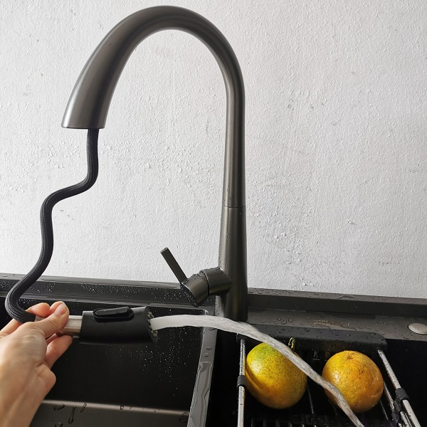 Vòi rửa bát nóng lạnh dây rút màu đen Miken MK-1902B - Image 5